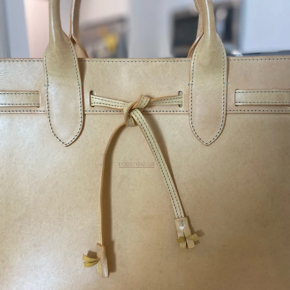 VINTAGE Dooney and Burke Tote - Made in Italy - Picture 2 of 7